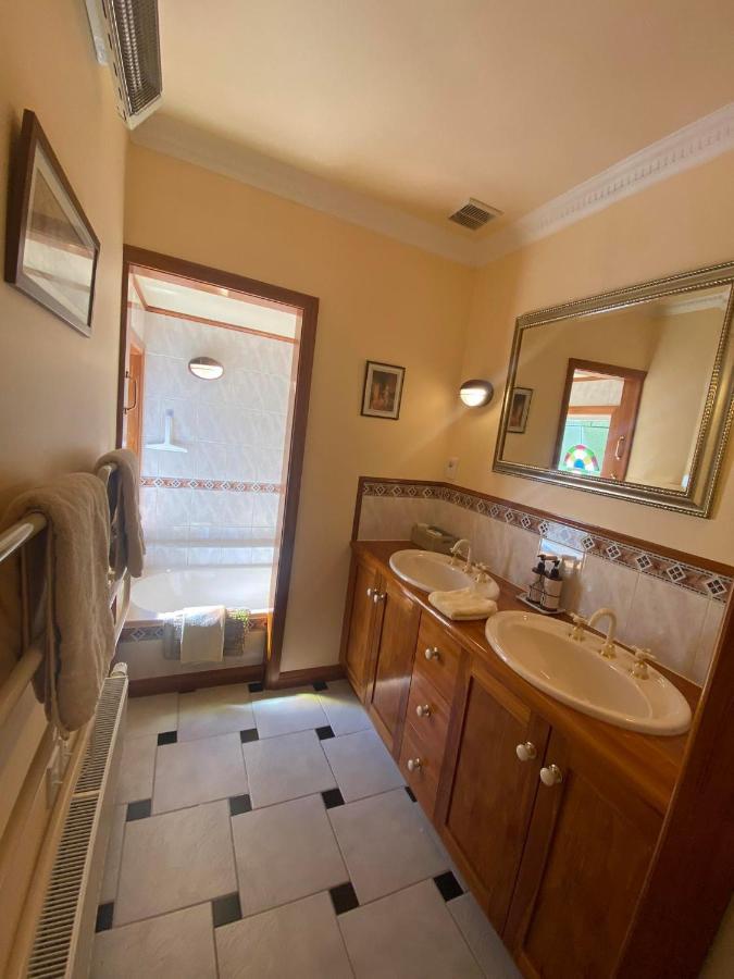 אפר האט Twin Totara Cottage מראה חיצוני תמונה